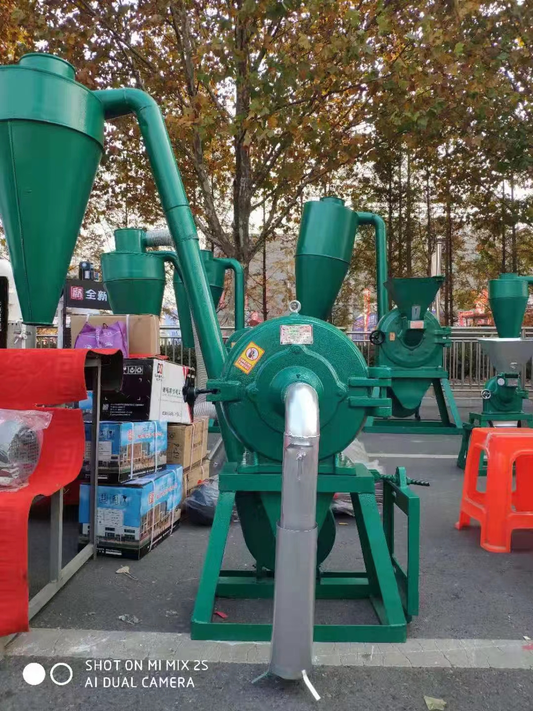 Self suction crusher machine